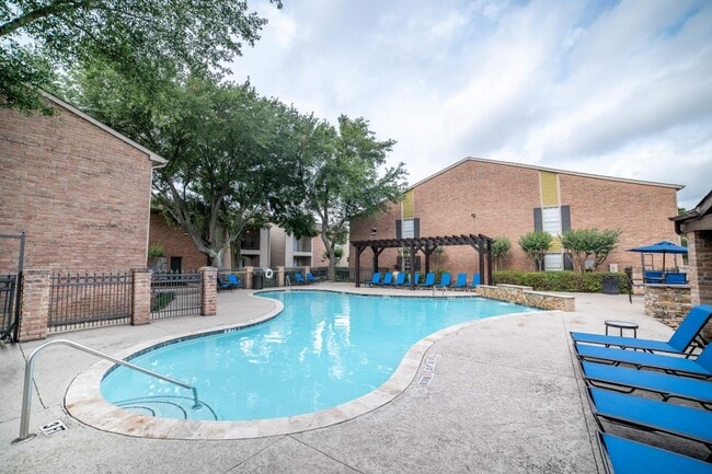 Building Photo - 2800 Ashford Trail Dr Unit 1606 Rental