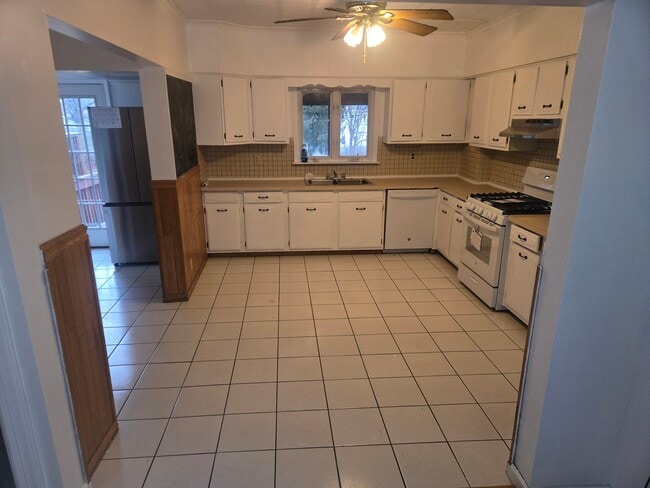 Photo - 1727 Monroe Ave