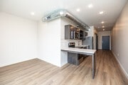 1BR, 1BA - 597 SF