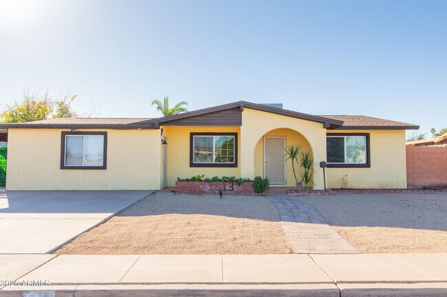 Photo - 1813 E Ellis Dr