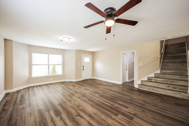 Photo - 8106 Hoovers Bend