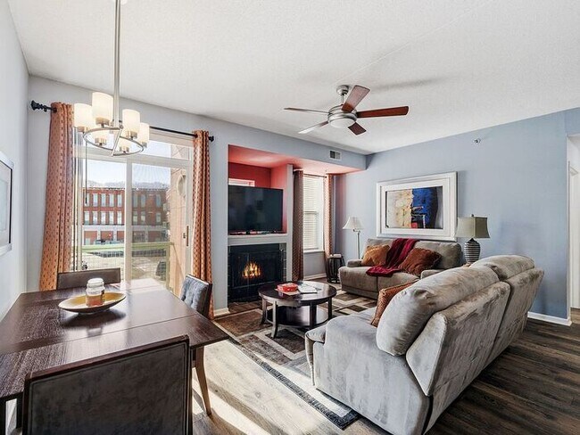 Photo - Bright & Spacious 2BR/2BA Condo with Cover... Unidad 204