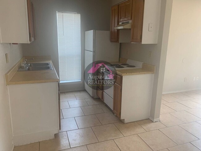 Photo - Great 1 bed 1 bath apartments!! Unidad 133B