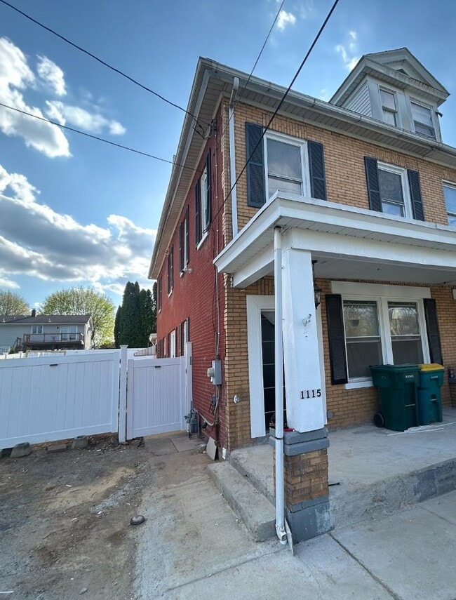 Building Photo - 1115 Keane St