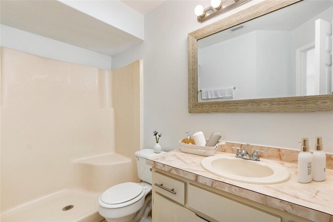 Photo - 588 Imperial Pl