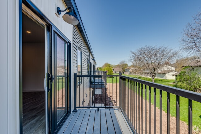 2 BR, 2 BA - 1.080SF - Westwood Apartments