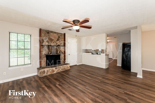 Photo - 3345 Newcastle Way