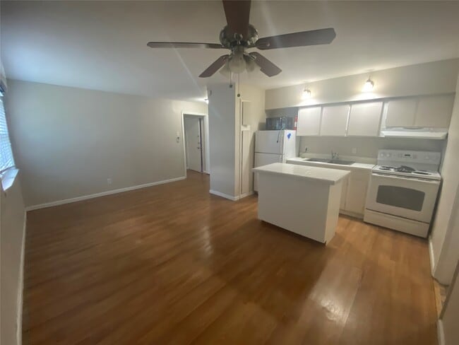 Photo - 502 W Alabama St Unit 24