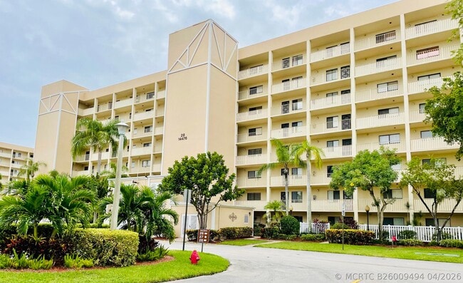 14476 Amberly Ln Unit 208