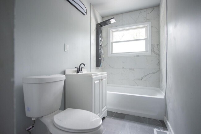 Photo - 4 bedroom 2 Bath home!!