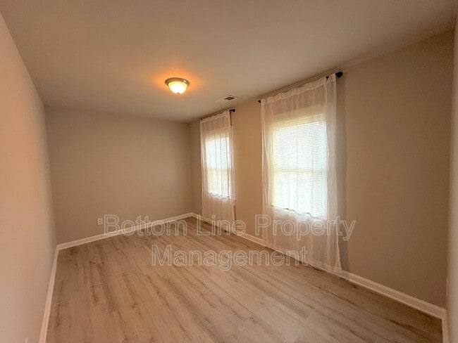 Photo - 613 1/2 Charlotte Ave Unit D
