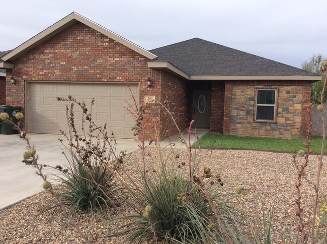 Photo - 200 Almond Tree Ln House