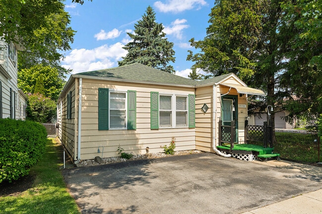 Photo - 9708 Melvina Ave House