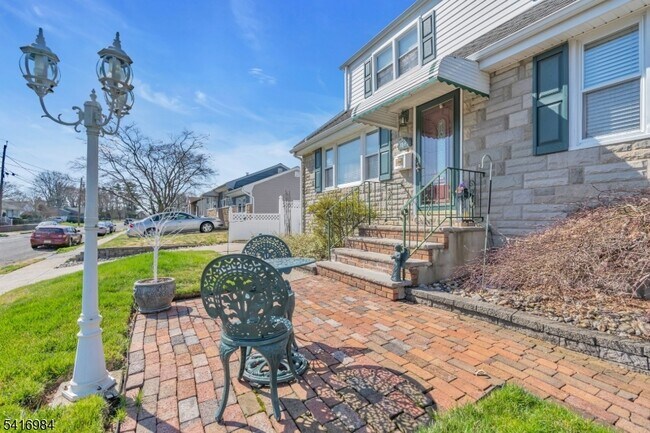 Photo - 69 N 12th Ave