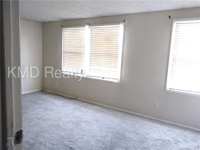 Photo - 9456 Lexington Cir Unidad 1