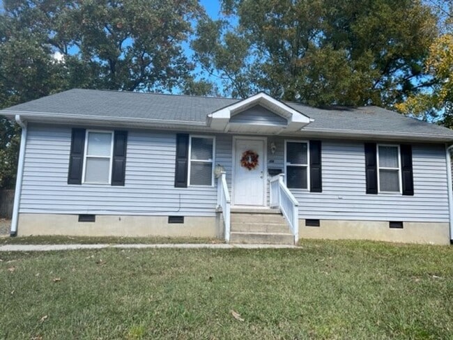 Building Photo - 108 W Longview St