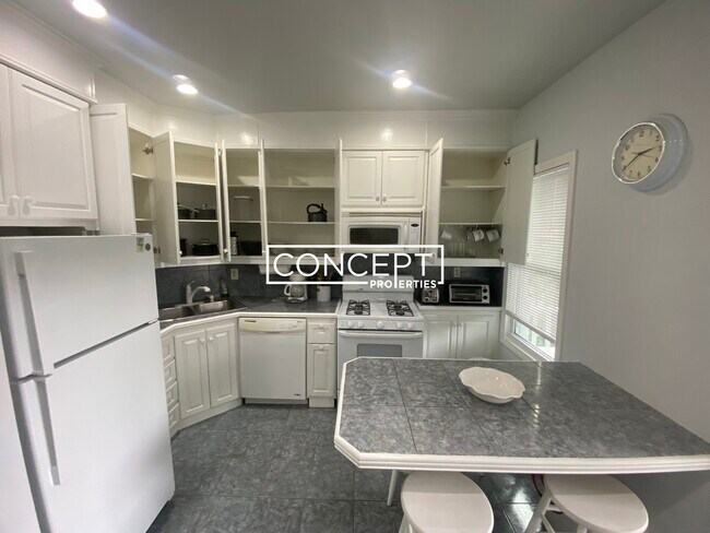 Photo - 60 London St Unit 2F