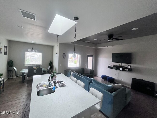 Photo - 12873 Haxby St