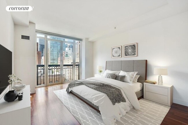 Photo - 400 E 51st St