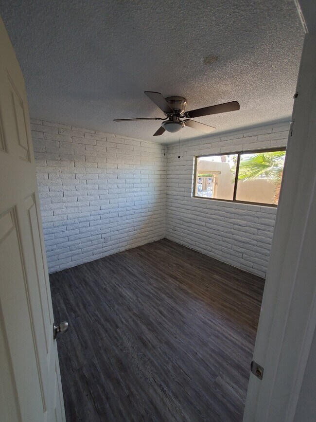 Photo - 2Br/1Ba Updated South Scottsdale Apartment Unit 1