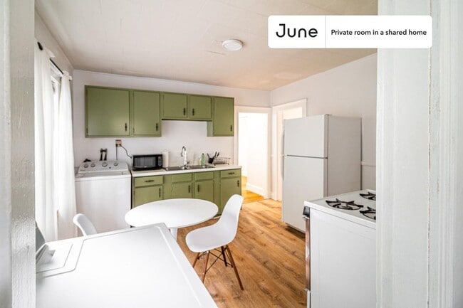 Photo - Room in Shared 4 bed/1 bath home Unit C