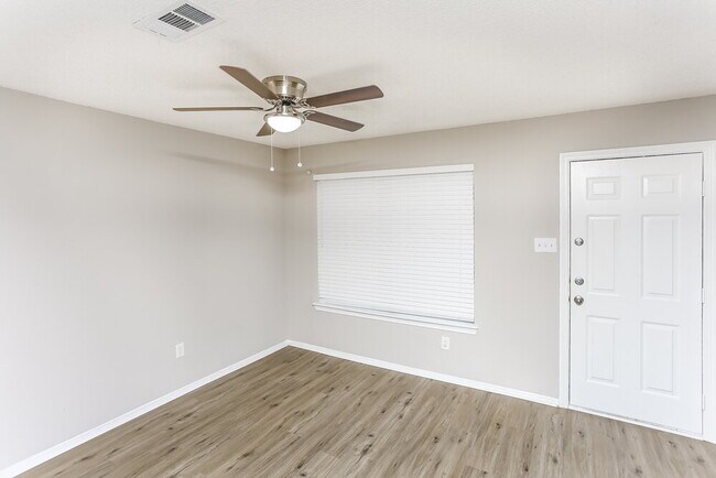 Photo - 8017 Jolie Dr