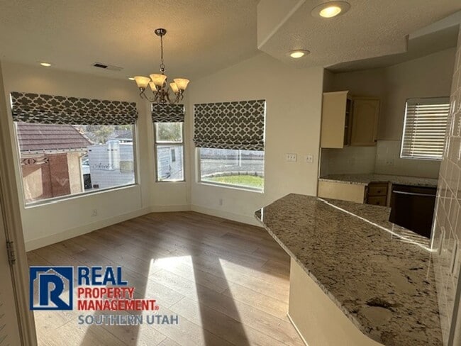 Photo - Single Leve Home Near Pine View