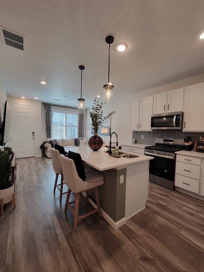 Photo - 478 Millwall Cir