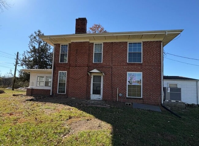 Building Photo - 420 W Old Andrew Johnson Hwy