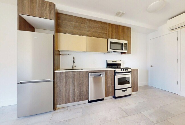 Photo - West 122nd Street Unidad 4B