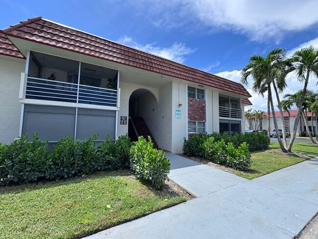 Building Photo - 22715 SW 66th Ave Unit 105 Rental