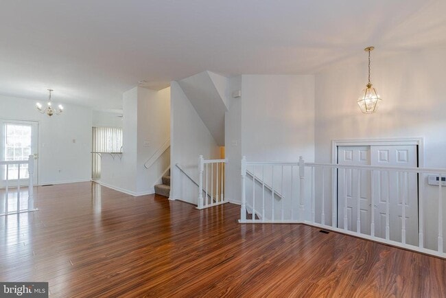 Photo - 3290 Gina Pl