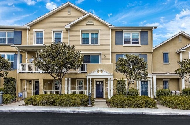Building Photo - 315 Silk Tree