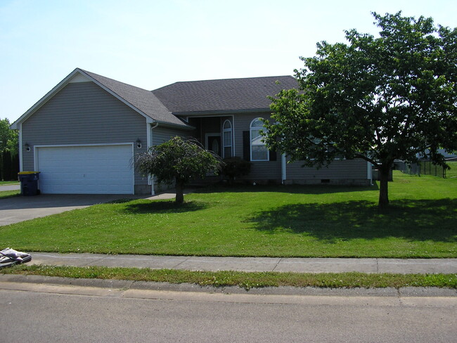 Photo - 403 Cedar Hollow Dr House