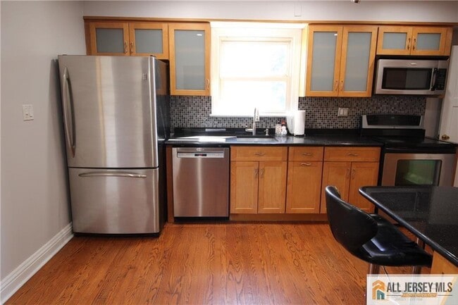 Photo - 322 Berry St