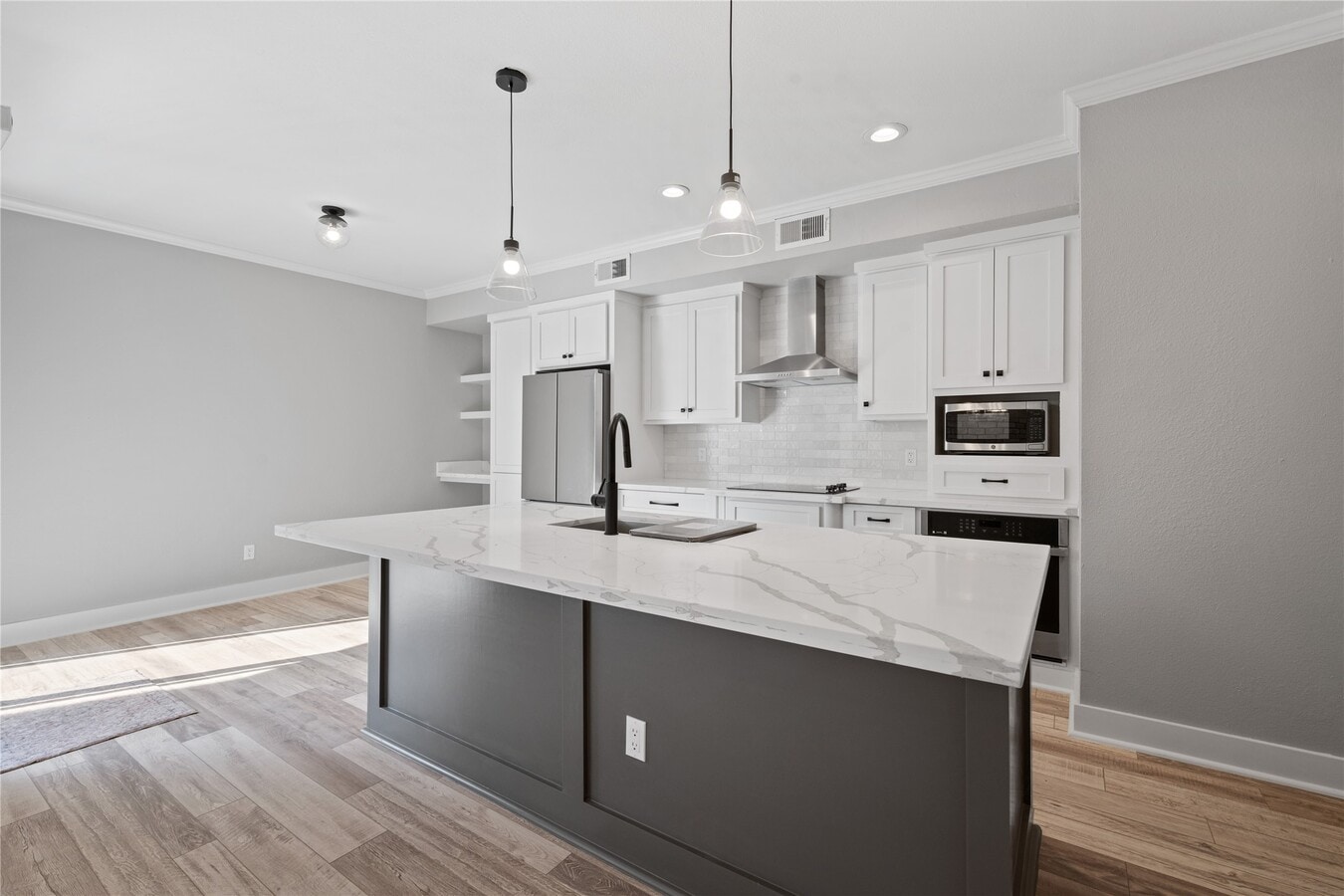 Photo - 2113 Lake Village Dr