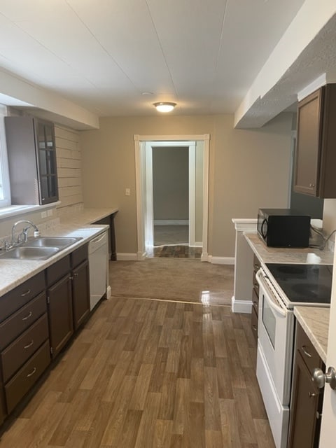 Photo - 3400 S Main St