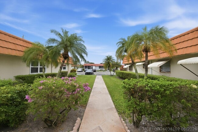 28 Seville Dr