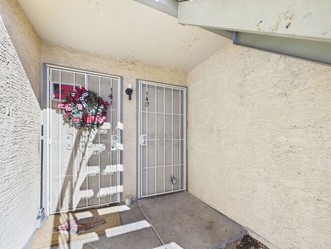 Photo - Peoria Ave. #140