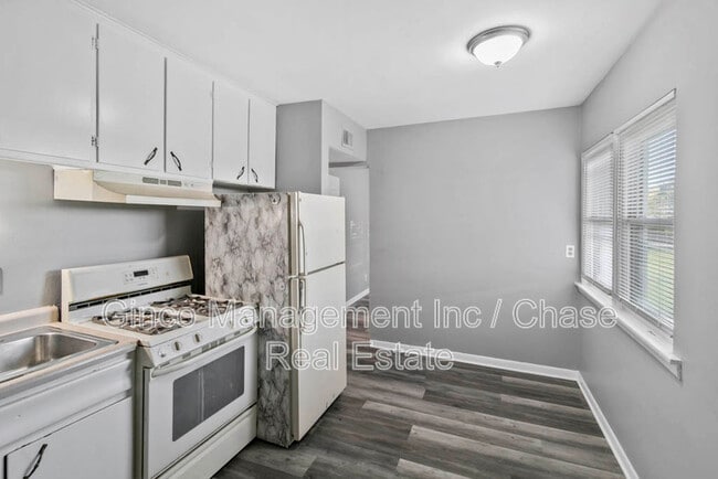 Photo - 991 Tollview Ave