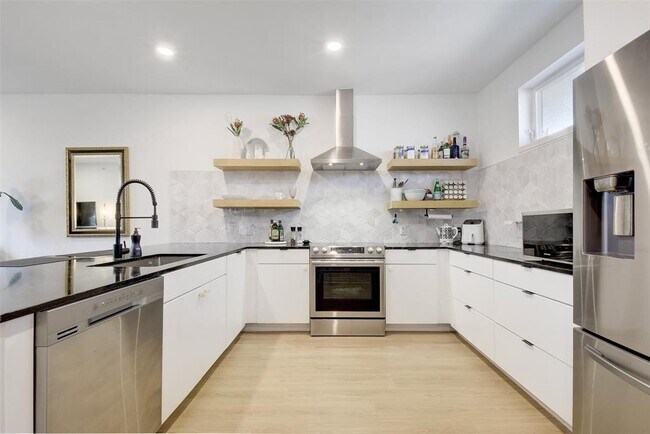 Photo - 2709 E 5th St. Unit 2303