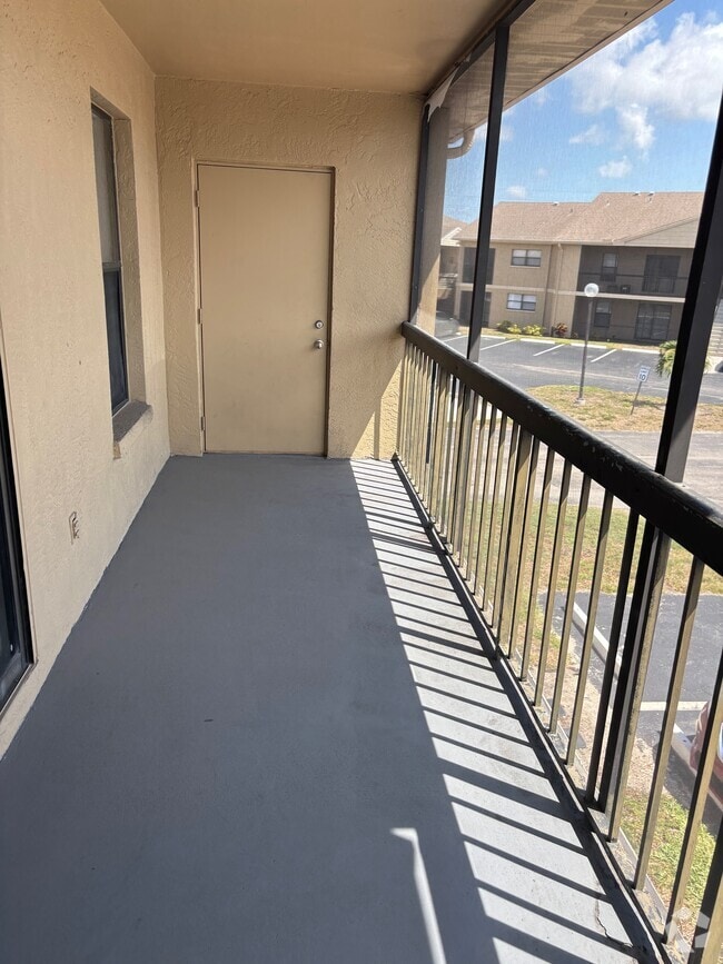 Building Photo - 5323 Summerlin Rd Rental