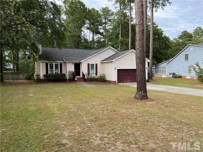 Building Photo - 207 Pinewood Ave