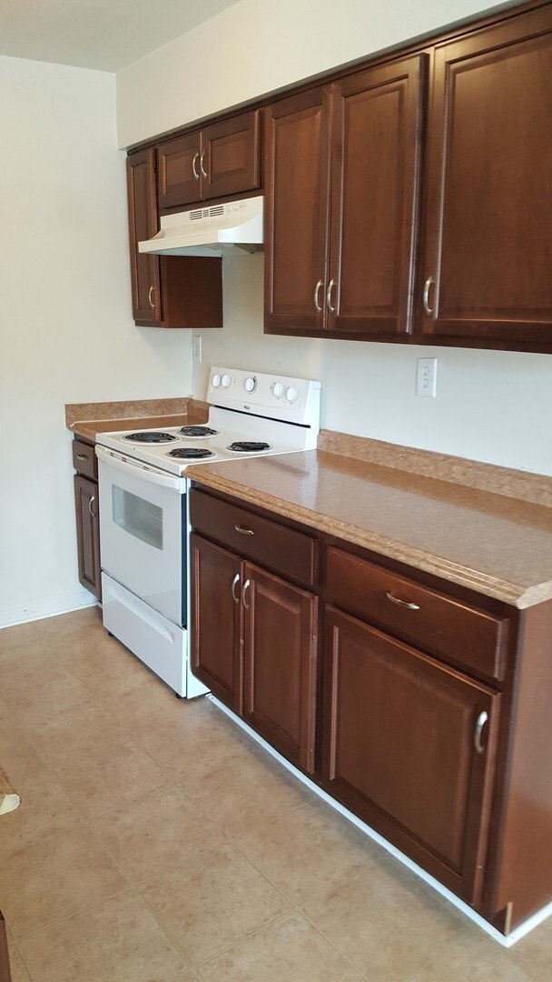 1375 Kingston Ave Unit 3