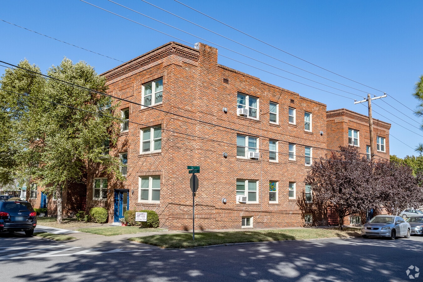 Rockford Plaza Apartments - Rockford Plaza Apartments