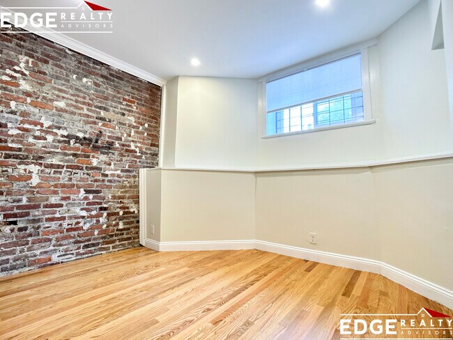 Photo - 16 Glenville Ave Unit 2