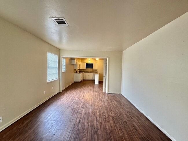 Photo - 444 1/2 Babb Dr
