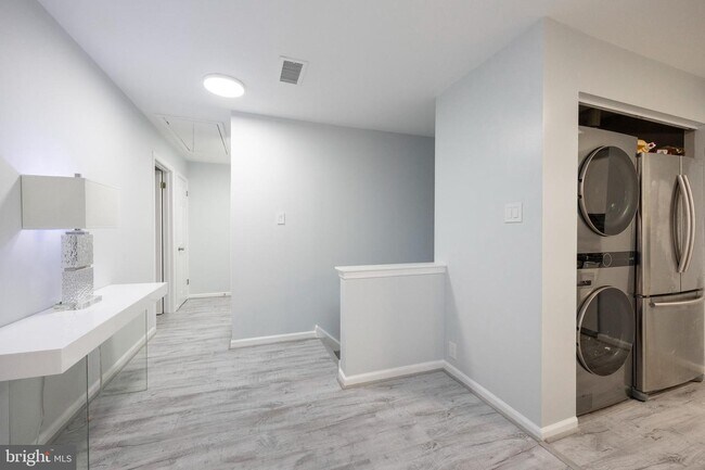 Photo - 782 Scotch Way