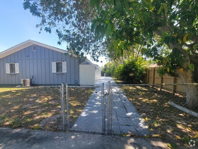 Building Photo - 9285 Green Meadows Way Rental
