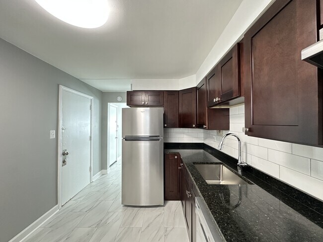 Photo - 6733 N California Ave Unidad WG